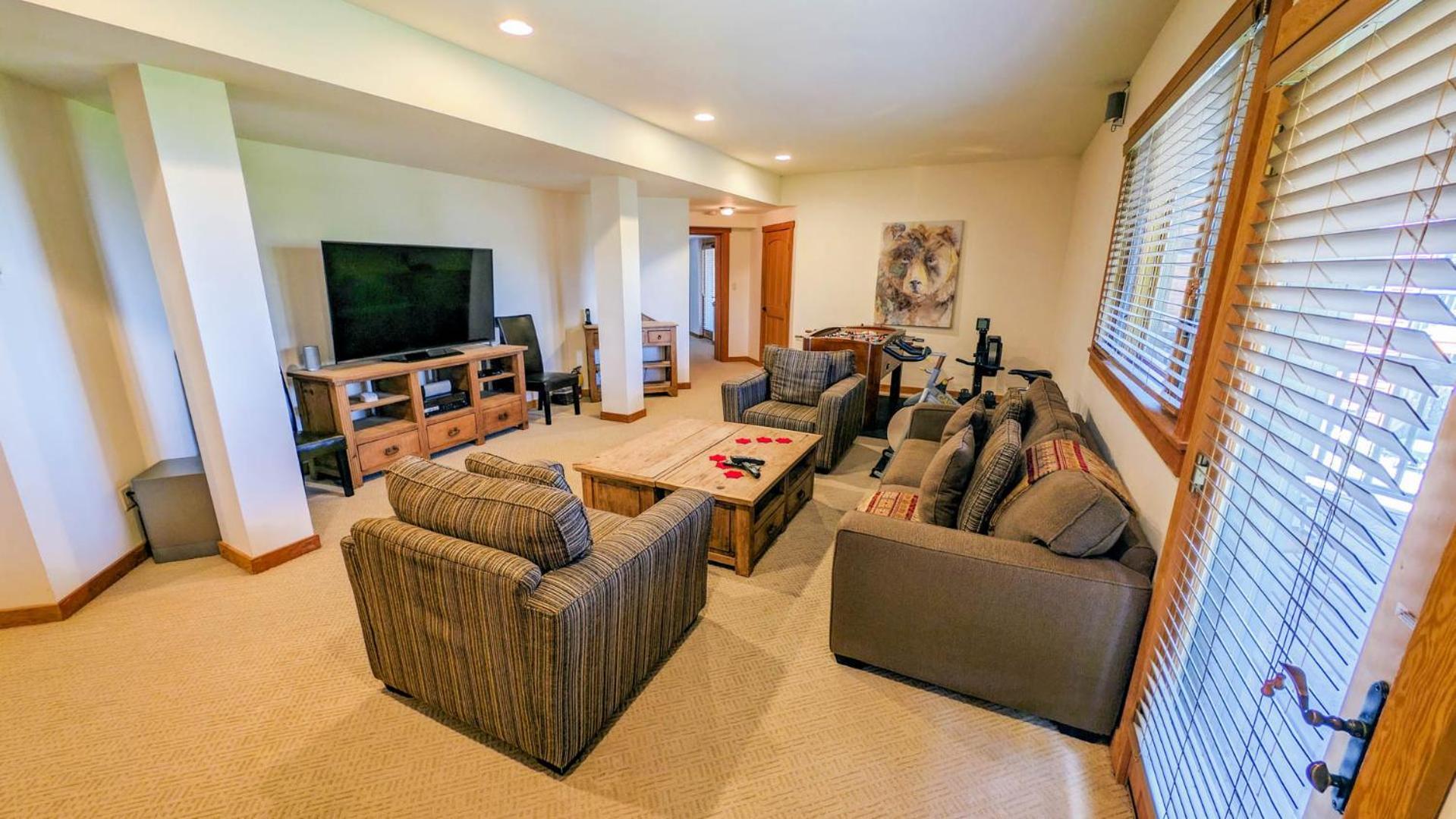 Lush Mountain Accommodations Golden Room photo